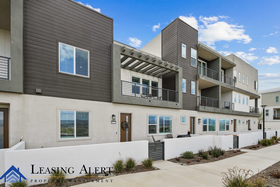 26773 Laurel Mountain Lp in Stevenson Ranch, CA - Building Photo