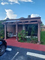 2675 Parkview Dr S in Hallandale Beach, FL - Building Photo