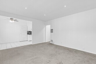 536 Hyde Park Pl, Unit 536 in Inglewood, CA - Building Photo - Building Photo