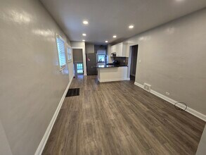 185 Pick Ave in Elmhurst, IL - Building Photo - Building Photo