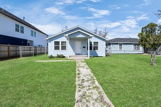 6832 Foster St in Houston, TX - Building Photo - Building Photo