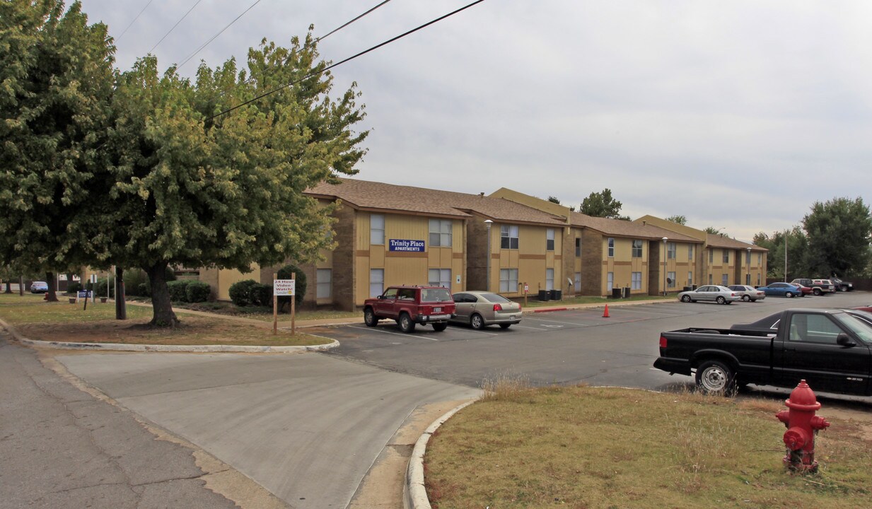 Trinity Place Apartments in Del City, OK - Building Photo