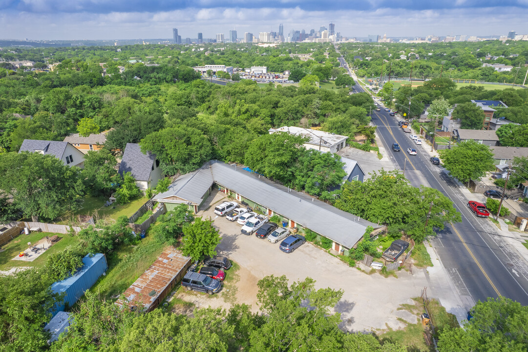 2921 E 12th St in Austin, TX - Building Photo