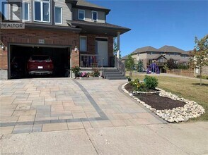 441 Twin Leaf St in Waterloo, ON - Building Photo - Building Photo