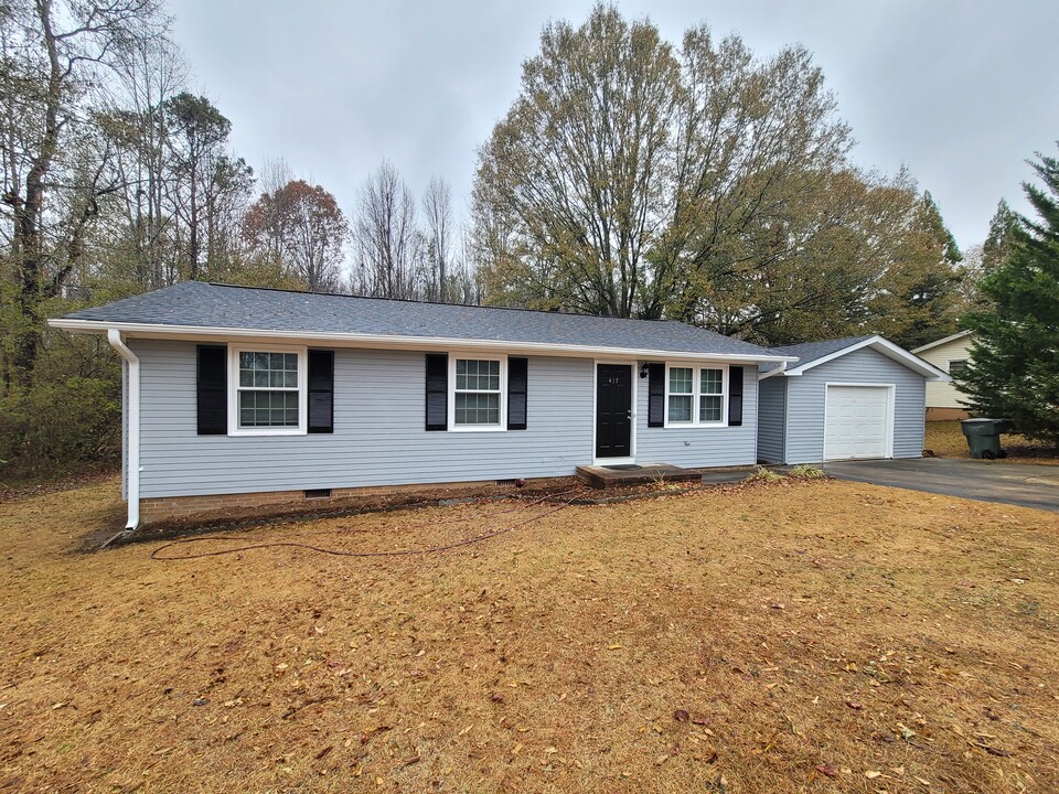 417 Elljean Rd in Easley, SC - Building Photo