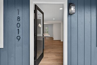 18019 SW Tualata Ave in Lake Oswego, OR - Building Photo - Building Photo