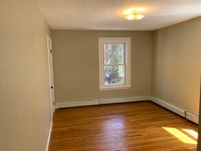 7 High Street Pl, Unit 2 in Brookline, MA - Building Photo - Building Photo