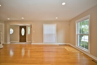 6700 N Monticello Ave in Lincolnwood, IL - Building Photo - Building Photo