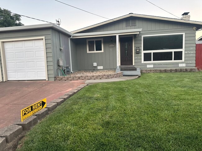 1331 Rose Ave in Ukiah, CA - Building Photo - Building Photo