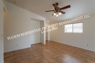 2229 W Frostwood Ln in Tucson, AZ - Building Photo - Building Photo