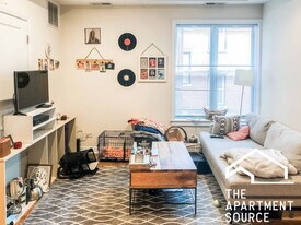 849 W Cornelia Ave, Unit 3S in Chicago, IL - Building Photo