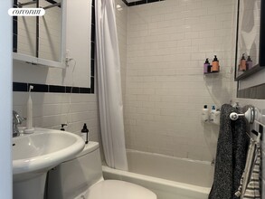 159 Christopher St in New York, NY - Building Photo - Building Photo