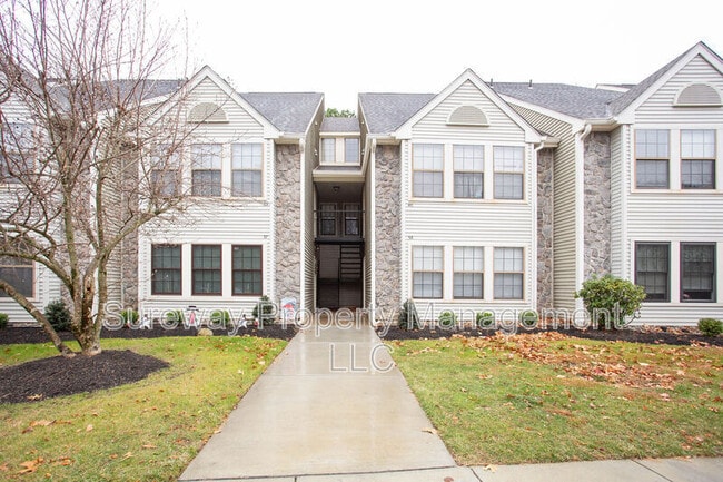 property at 39 Summit Ct