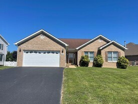 10401 Whispering Pine Ln in McGaheysville, VA - Building Photo