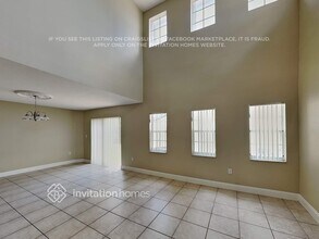 9229 SW 157th Ct in Miami, FL - Foto de edificio - Building Photo