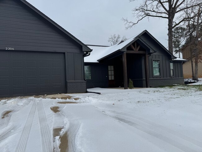 2206 Fourth St in Longview, TX - Building Photo - Building Photo