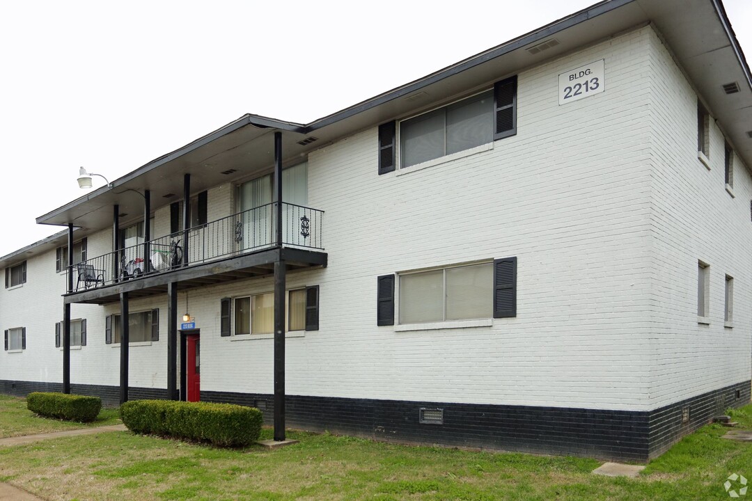 Channing Apartments East in Huntsville, AL - Foto de edificio