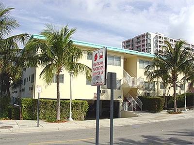 Altos Del Mar in Miami Beach, FL - Building Photo - Building Photo