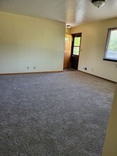 705 E 24th St in Crete, NE - Building Photo - Building Photo