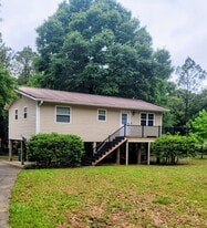 3088 Log Cabin Ln in Crestview, FL - Building Photo