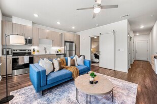 2048 Bolton Dr NW in Atlanta, GA - Building Photo