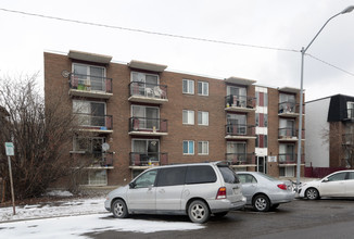 Evergreen Place in Calgary, AB - Building Photo - Building Photo