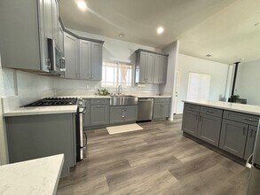 9875 Magnolia Ave in California City, CA - Building Photo - Building Photo