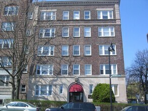 1608 Commonwealth Ave, Unit #10 in Boston, MA - Foto de edificio - Building Photo