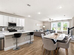 217 Suma Dr in Euless, TX - Building Photo - Building Photo