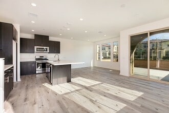 87 Savannah in Lake Forest, CA - Building Photo - Building Photo
