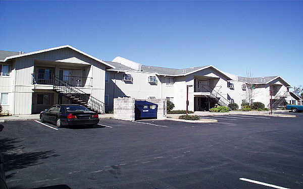 6420 46th St in Sacramento, CA - Foto de edificio - Building Photo