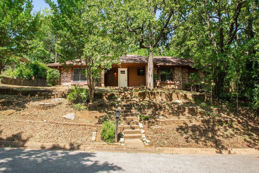 3001 Jennifer Ave in Denison, TX - Building Photo