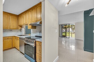 8400 SW 133rd Avenue Rd, Unit #117 in Miami, FL - Foto de edificio - Building Photo