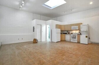 39 Coles St in Jersey City, NJ - Building Photo - Building Photo