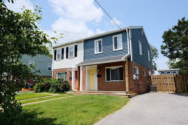 property at 2234 Roanoke Dr