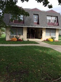 Lamplight Manor of Windsor Apartments