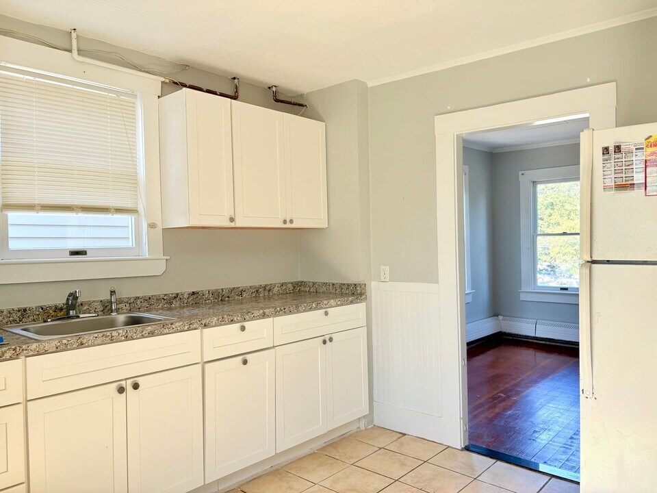 46-48 Friend St in Amesbury, MA - Building Photo