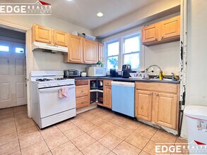 18 Ashford St, Unit 1 in Boston, MA - Building Photo - Building Photo