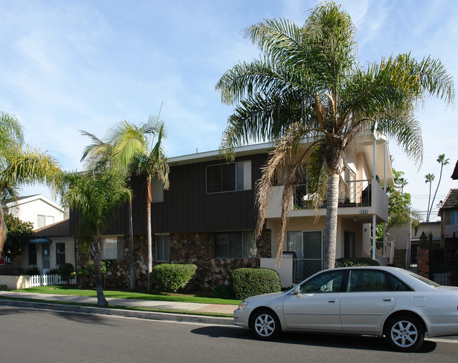 134 5th St in Seal Beach, CA - Building Photo - Building Photo