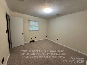 132 Crest Cir in Lexington, NC - Building Photo - Building Photo
