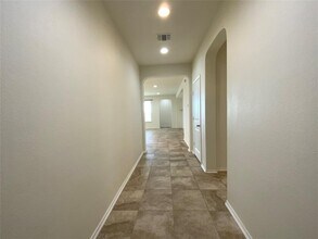 120 Carrington St in Hutto, TX - Foto de edificio - Building Photo