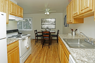 Forest Ridge Apartments in Rochester, MI - Building Photo - Interior Photo