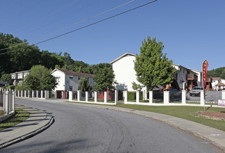 Manor III Apartments in Atlanta, GA - Foto de edificio - Building Photo