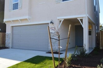 263 Shafer Ave in Merced, CA - Foto de edificio - Building Photo