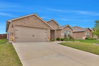 516 Windrow Dr in Royse City, TX - Building Photo - Building Photo