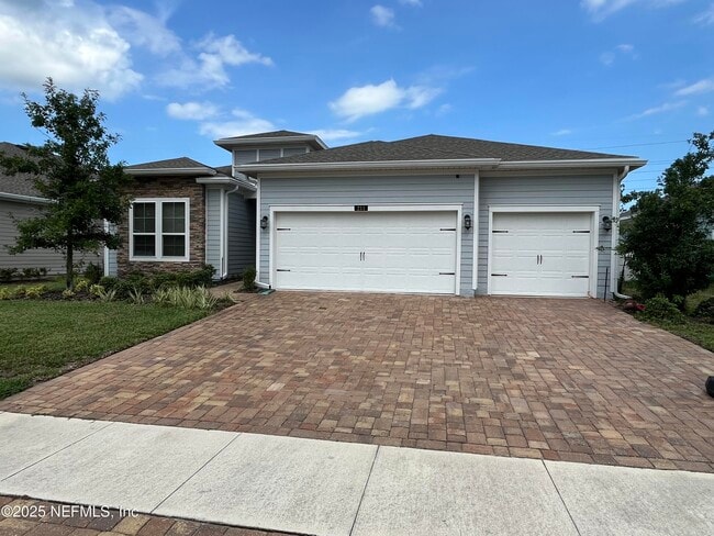 property at 211 Diamondback Ave