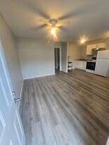 6910 Weston St, Unit #3 in Houston, TX - Building Photo