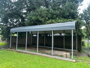 2318 Riverside Dr in Orange, TX - Building Photo - Building Photo