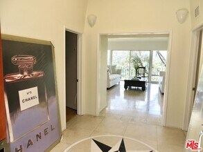 811 Linda Flora Dr in Los Angeles, CA - Building Photo - Building Photo