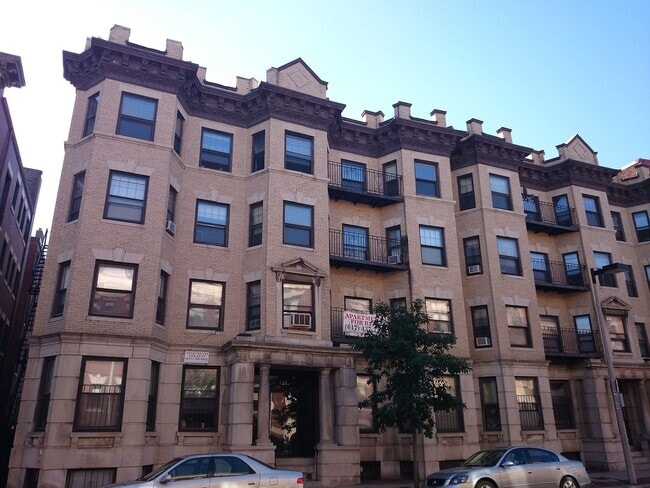 136 Hemenway St, Unit 10 in Boston, MA - Building Photo - Building Photo